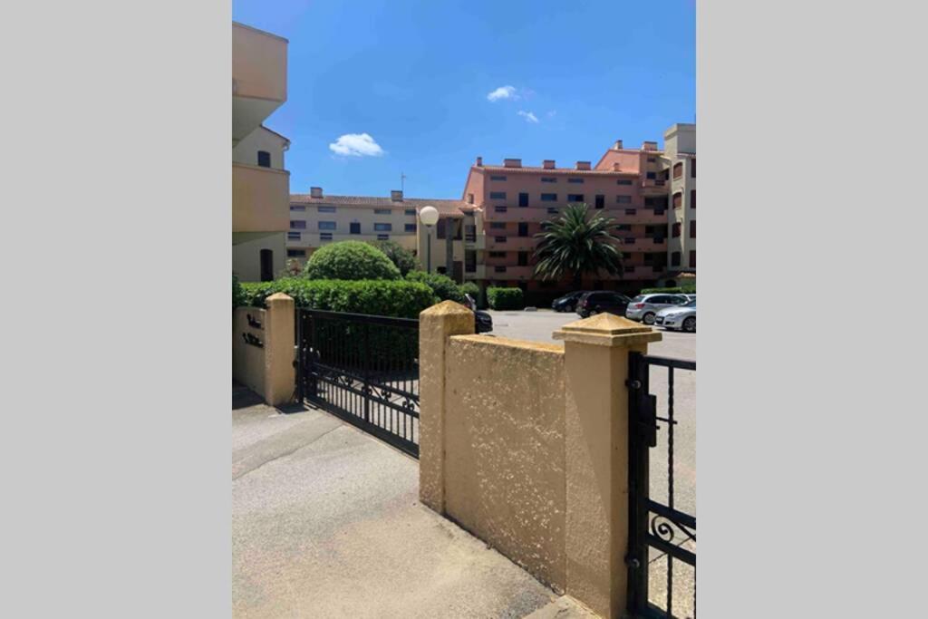 Agréable appartement avec piscine à 500m de la mer Argelès-sur-Mer Esterno foto